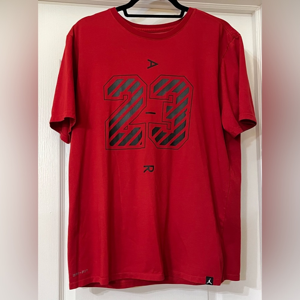 AIR JORDAN Nike Jumpman Air 23 Logo Dri-Fit Red Crew Neck ShortSleeve Tee